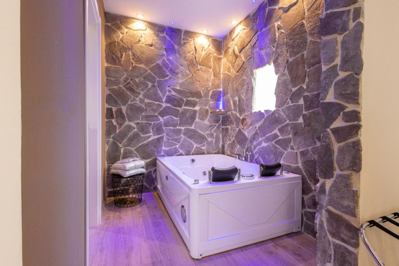 Lovely Rooms - Guest House Suites Triggiano Exterior photo