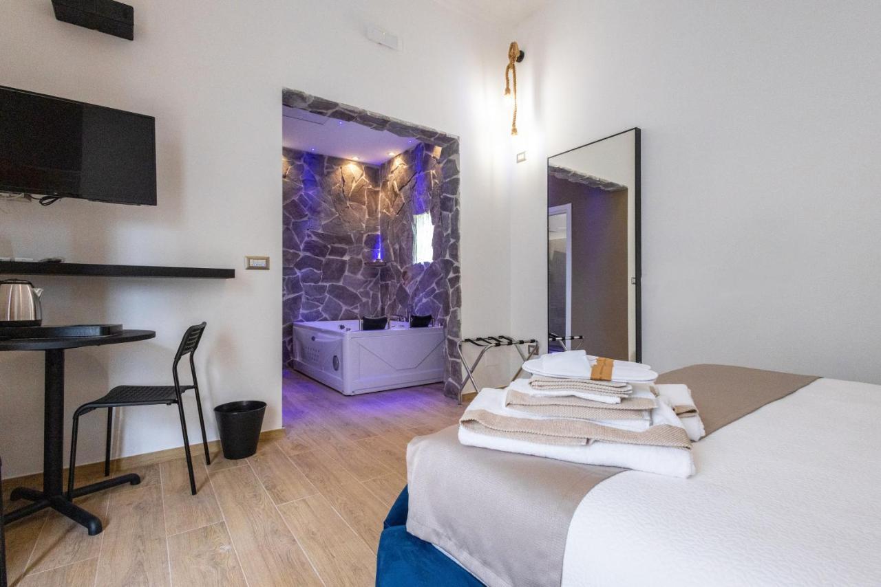 Lovely Rooms - Guest House Suites Triggiano Exterior photo
