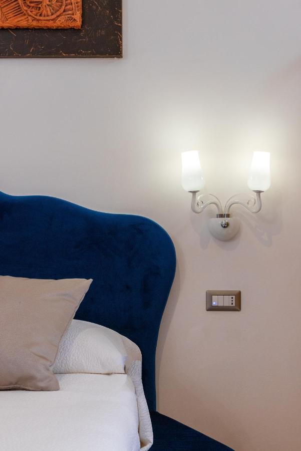Lovely Rooms - Guest House Suites Triggiano Exterior photo