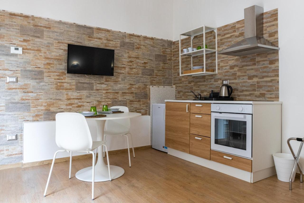 Lovely Rooms - Guest House Suites Triggiano Exterior photo