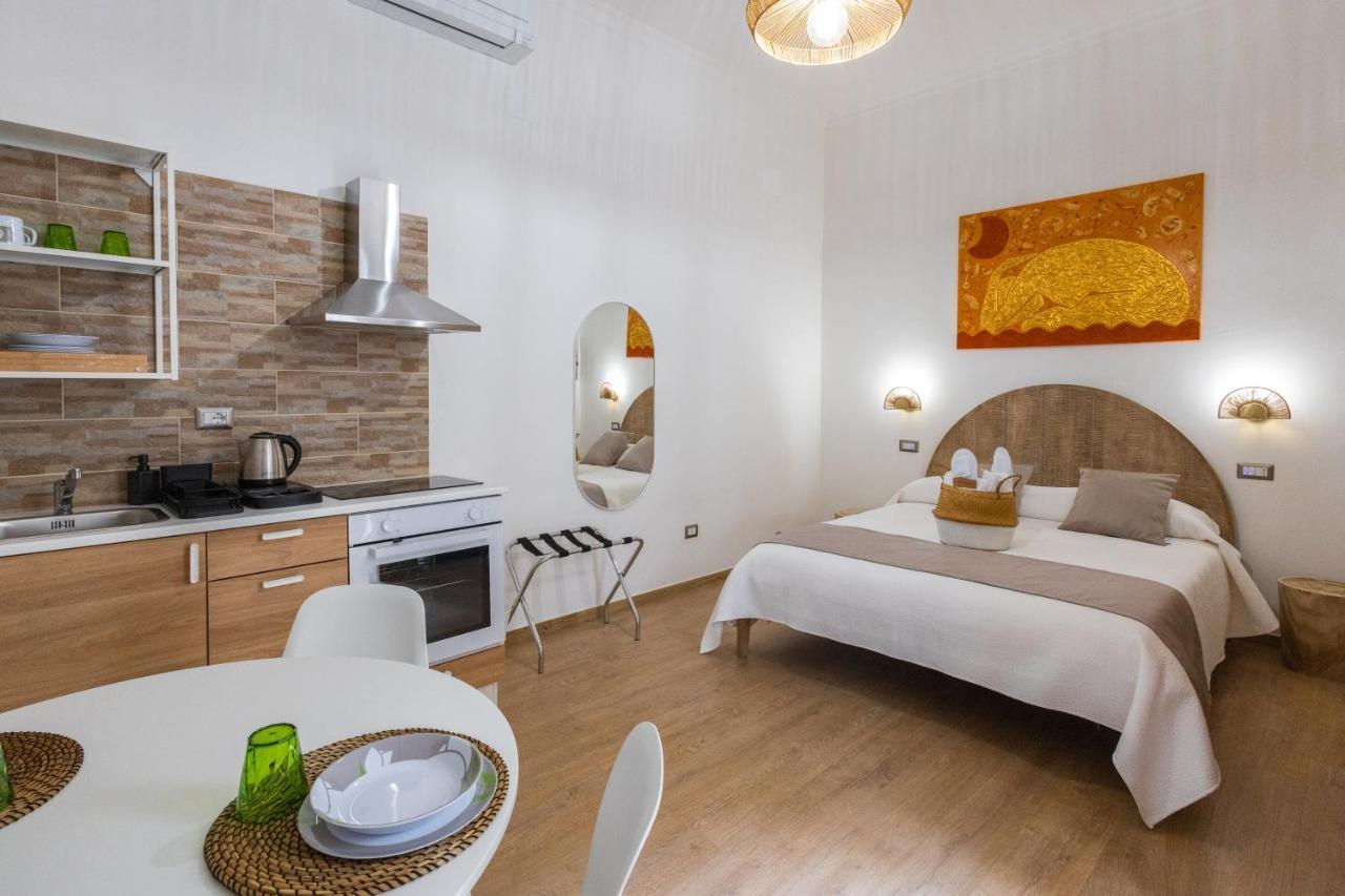 Lovely Rooms - Guest House Suites Triggiano Exterior photo